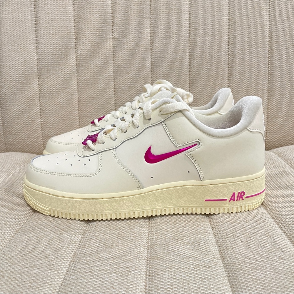 NEW Nike Air Force 1 Low Just Do It FB8251-101 Womens Sneakers Coconut Milk